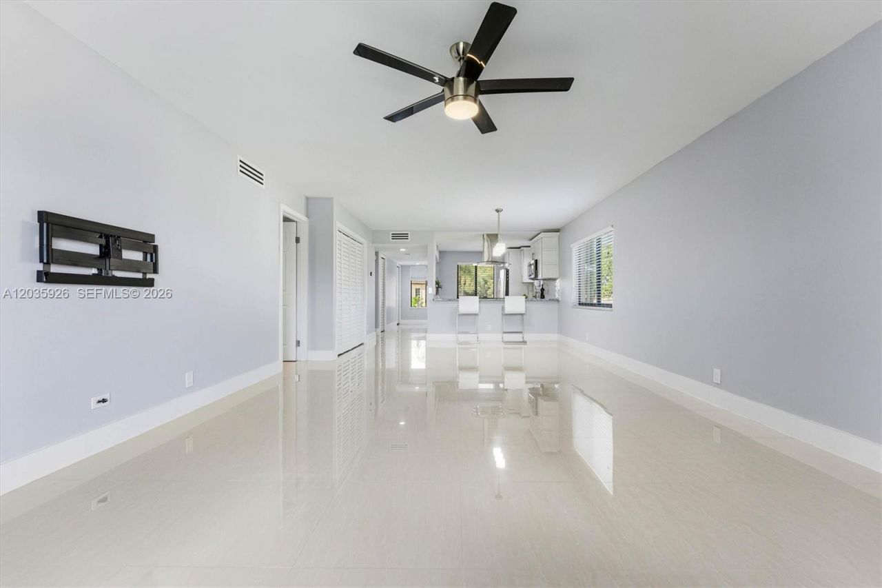 16451 Blatt Blvd , Unit 201, Weston, FL 33326 Photo