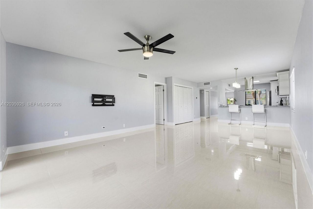 16451 Blatt Blvd , Unit 201, Weston, FL 33326 Photo