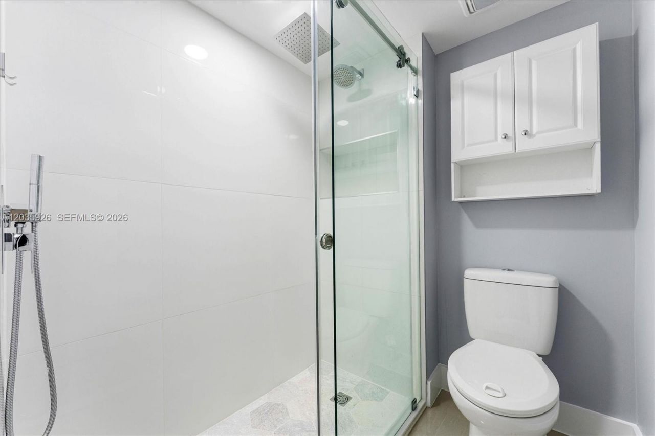 16451 Blatt Blvd , Unit 201, Weston, FL 33326 Photo