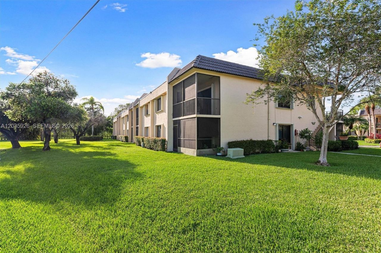 16451 Blatt Blvd , Unit 201, Weston, FL 33326 Photo