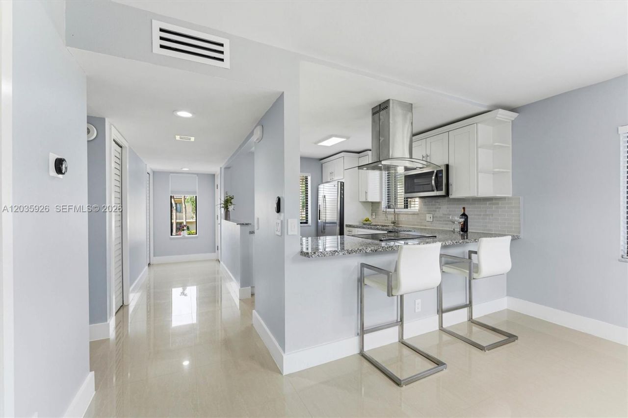 16451 Blatt Blvd , Unit 201, Weston, FL 33326 Photo