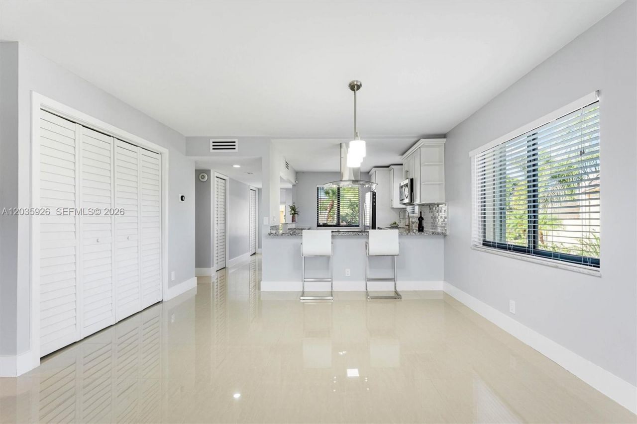 16451 Blatt Blvd , Unit 201, Weston, FL 33326 Photo