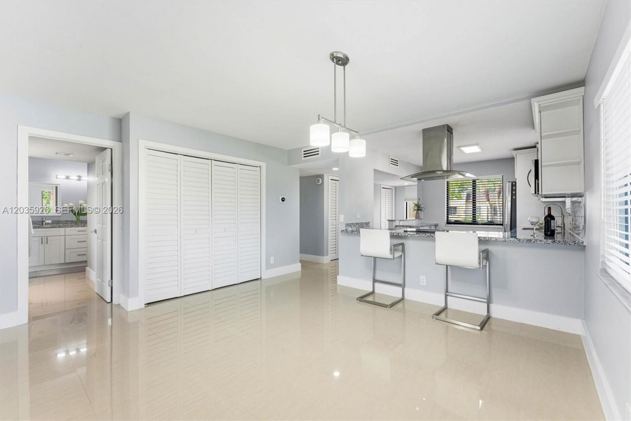 16451 Blatt Blvd , Unit 201, Weston, FL 33326 Photo