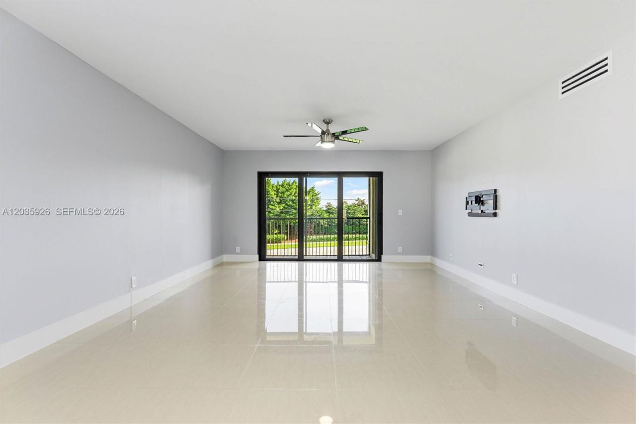 16451 Blatt Blvd , Unit 201, Weston, FL 33326 Photo