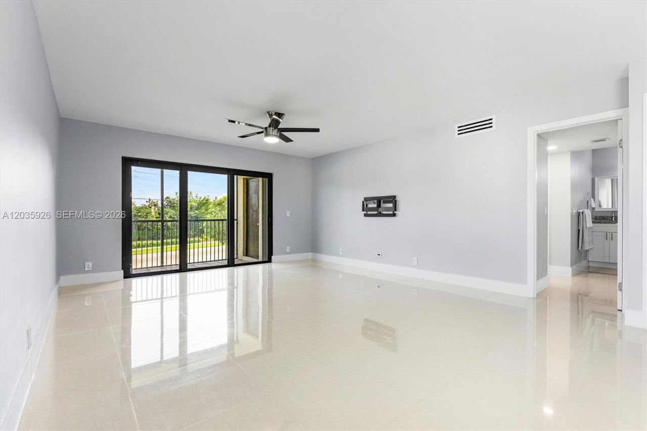 16451 Blatt Blvd , Unit 201, Weston, FL 33326 Photo