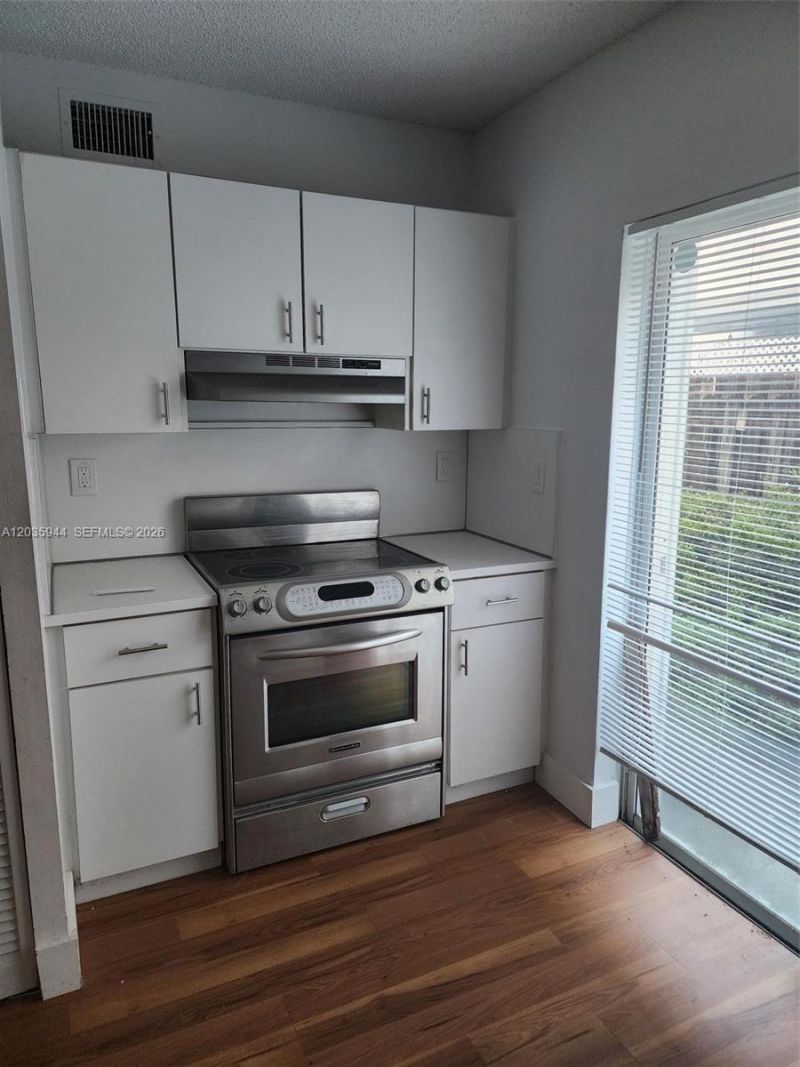 10019 W Okeechobee Rd , Unit 102, Hialeah Gardens, FL 33016 Photo