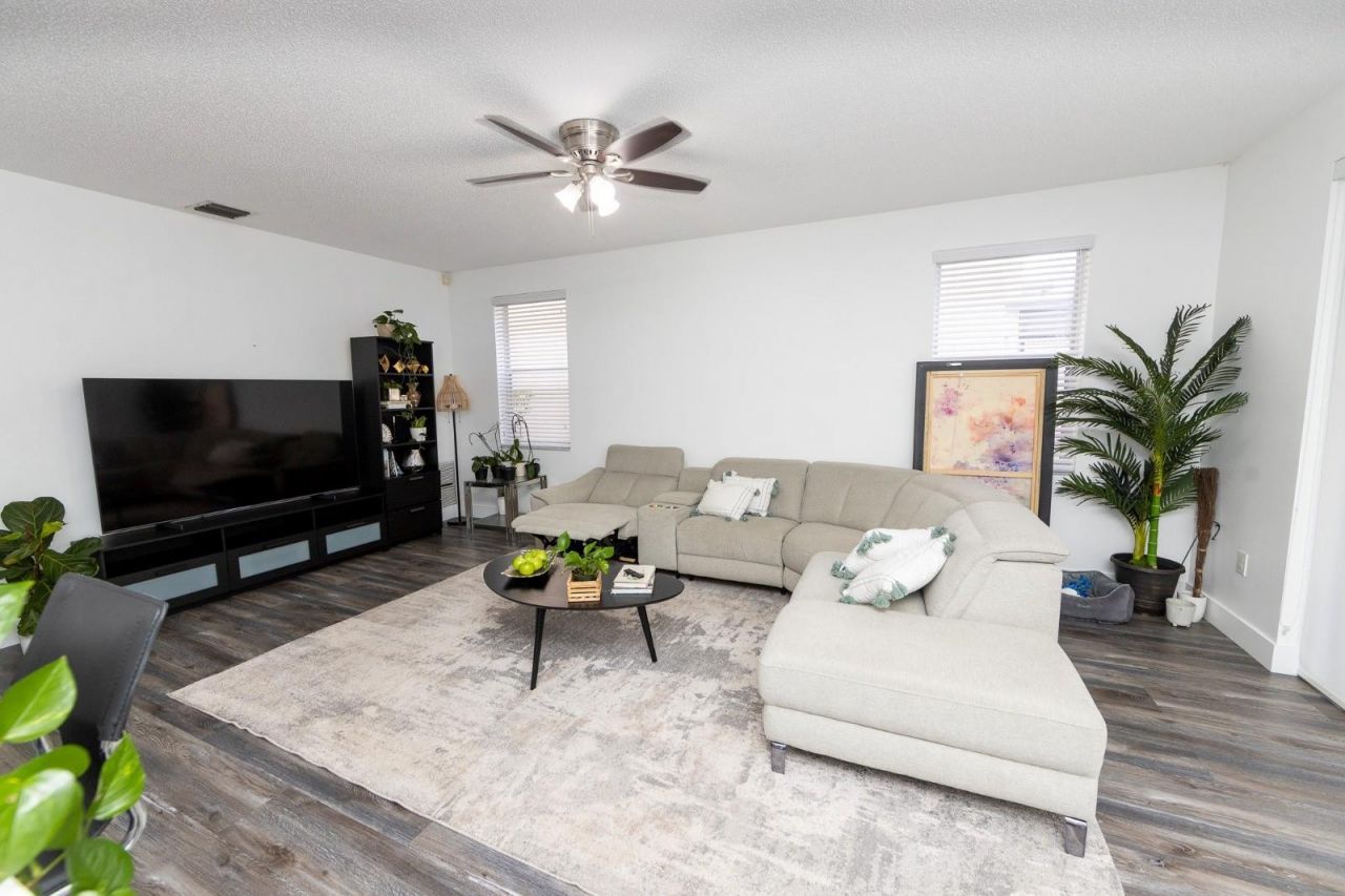 3375 SW 181st Terrace, Miramar, FL 33029 Photo