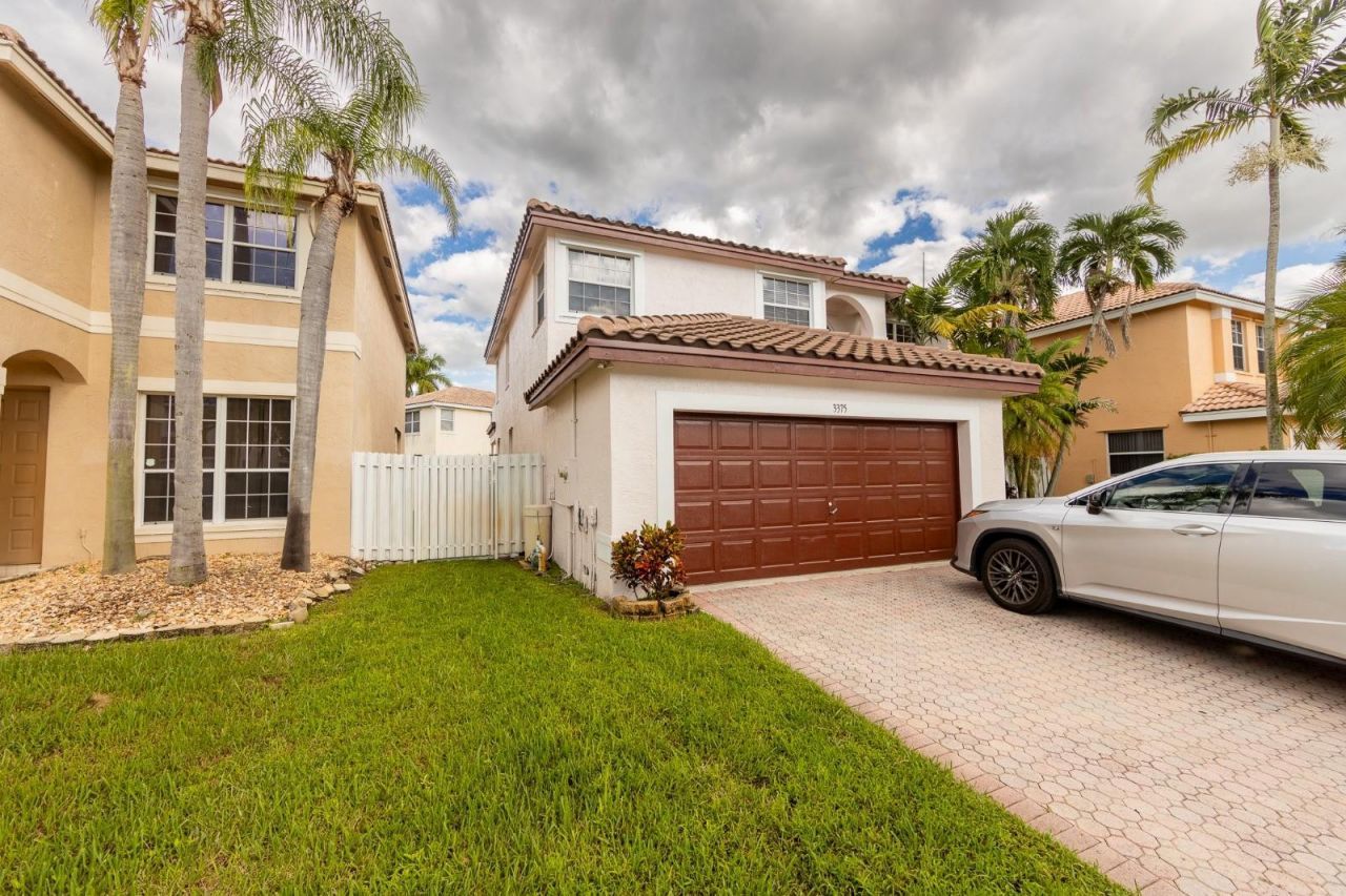 3375 SW 181st Terrace, Miramar, FL 33029 Photo