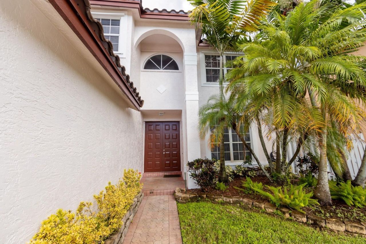 3375 SW 181st Terrace, Miramar, FL 33029 Photo