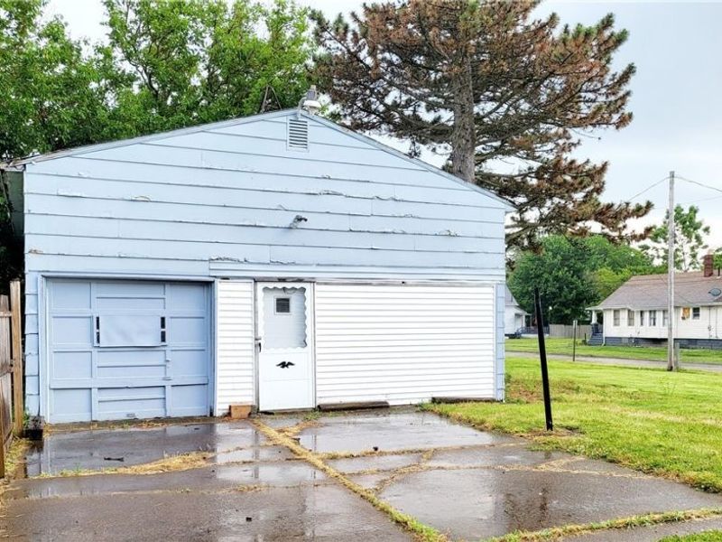 1059 W 14th Street, Lorain, OH 44052 Photo 4