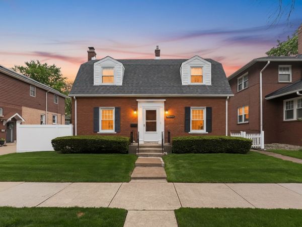 10551 S Bell Avenue , Chicago, IL 60643