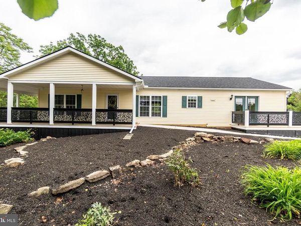 304 CRYSTAL CREEK CROSSING, ABBOTTSTOWN, PA 17301