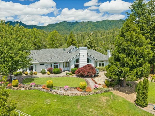 764 Jess Way, Grants Pass, OR 97526