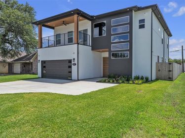 917 S Carroll Avenue, Dallas, TX 75223