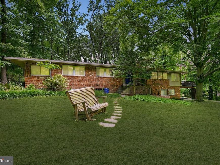 9228 Farnsworth Drive, Potomac, MD 20854 Main Photo