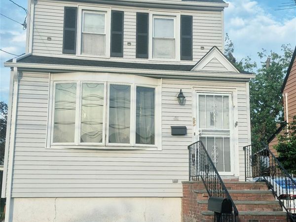 63 Amherst Road, Valley Stream, NY 11581