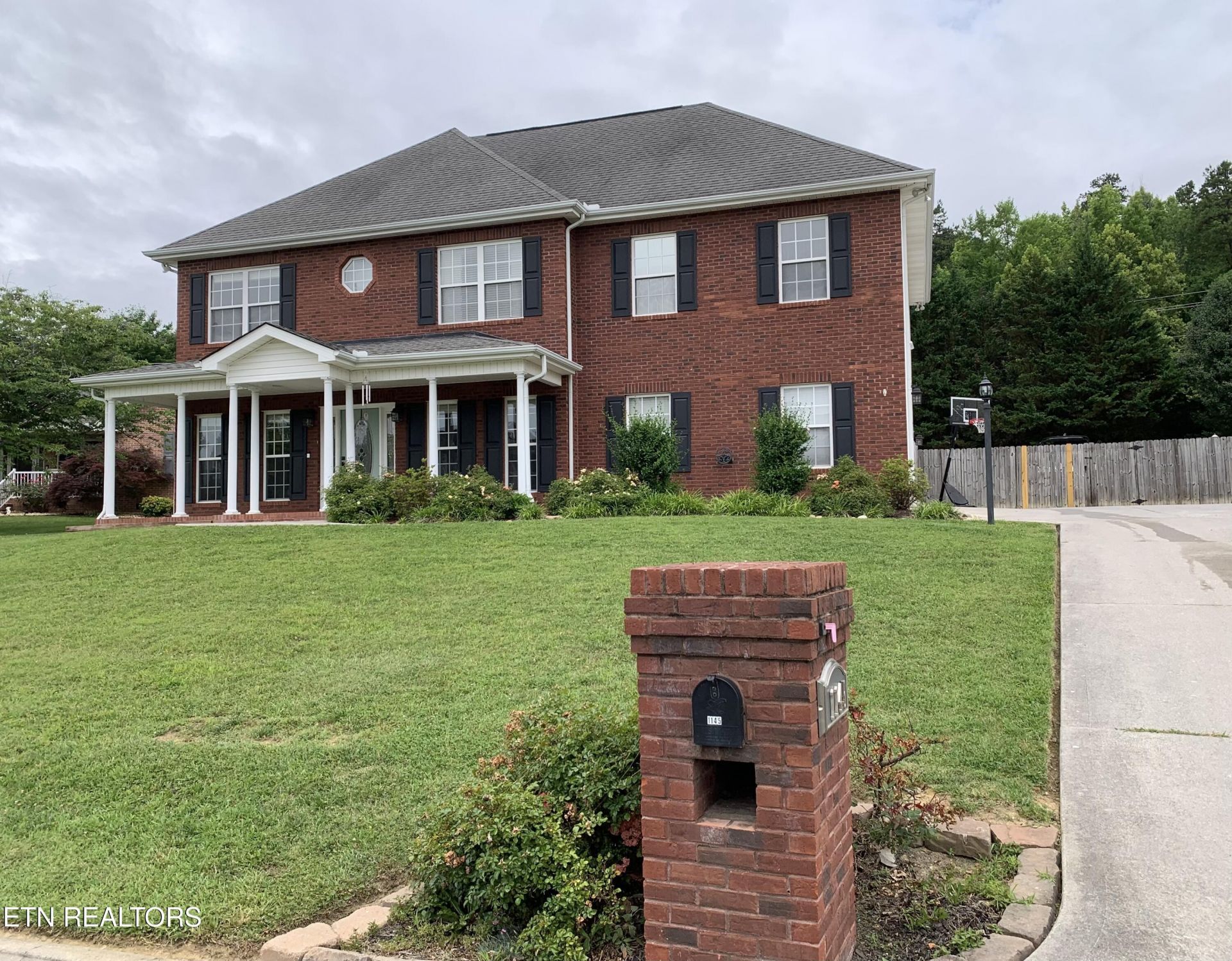 1145 Paxton Drive, Knoxville, TN 37918 Main Photo