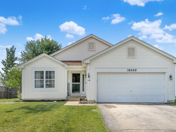 10499 Fleetwood Street , Huntley, IL 60142