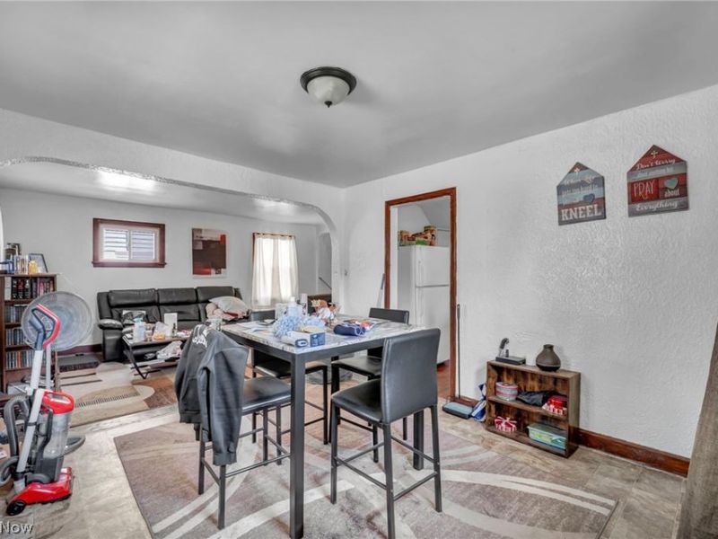 10402 Dove Avenue, Cleveland, OH 44105 Photo 12