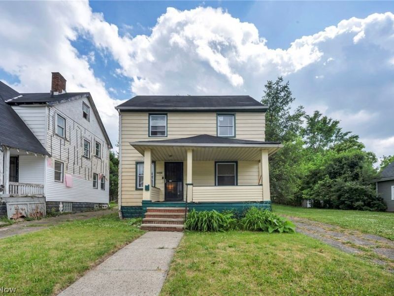 10402 Dove Avenue, Cleveland, OH 44105 Photo 2