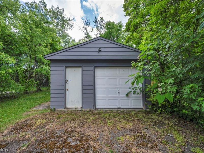 10402 Dove Avenue, Cleveland, OH 44105 Photo 41