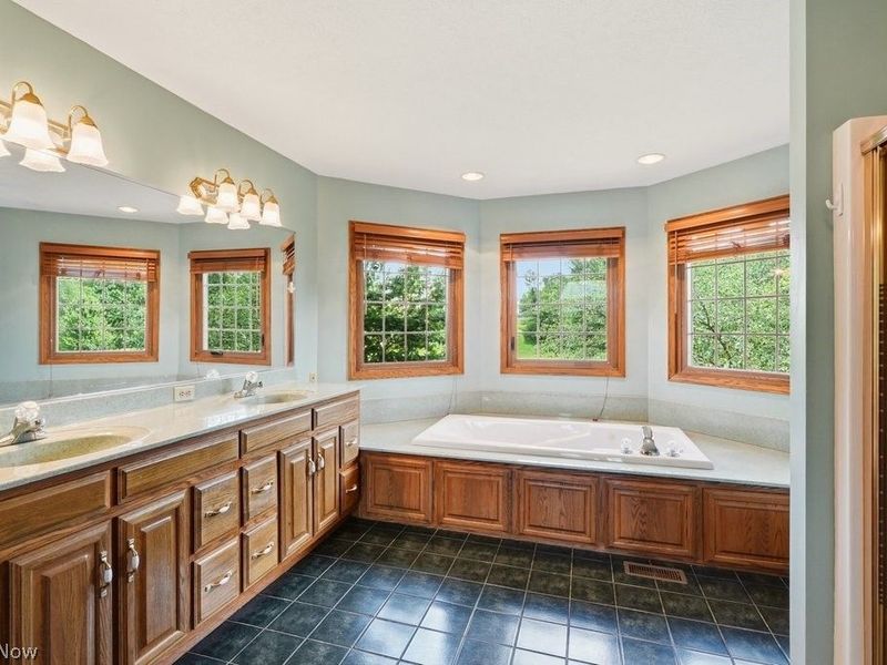 2285 Thoroughbred Drive, Wadsworth, OH 44281 Photo 26