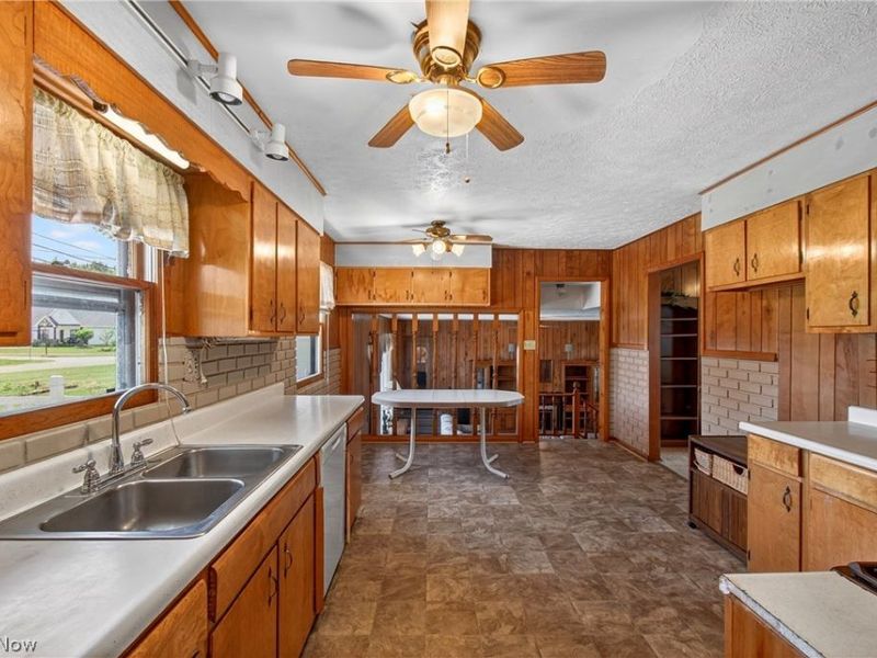 2115 Kenyon Avenue NW, Massillon, OH 44647 Photo 3