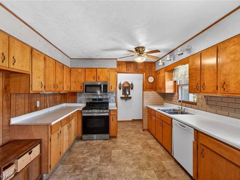 2115 Kenyon Avenue NW, Massillon, OH 44647 Photo 5