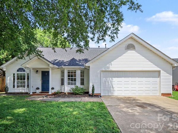 132 Brookhollow Drive , Mount Holly, NC 28120