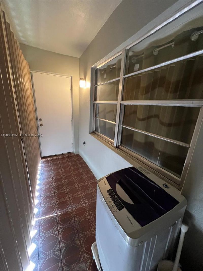 13101 Memorial Hwy 201 Hwy, Unit 201, North Miami, FL 33161 Photo