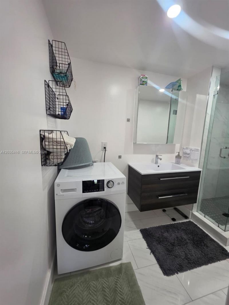13101 Memorial Hwy 201 Hwy, Unit 201, North Miami, FL 33161 Photo