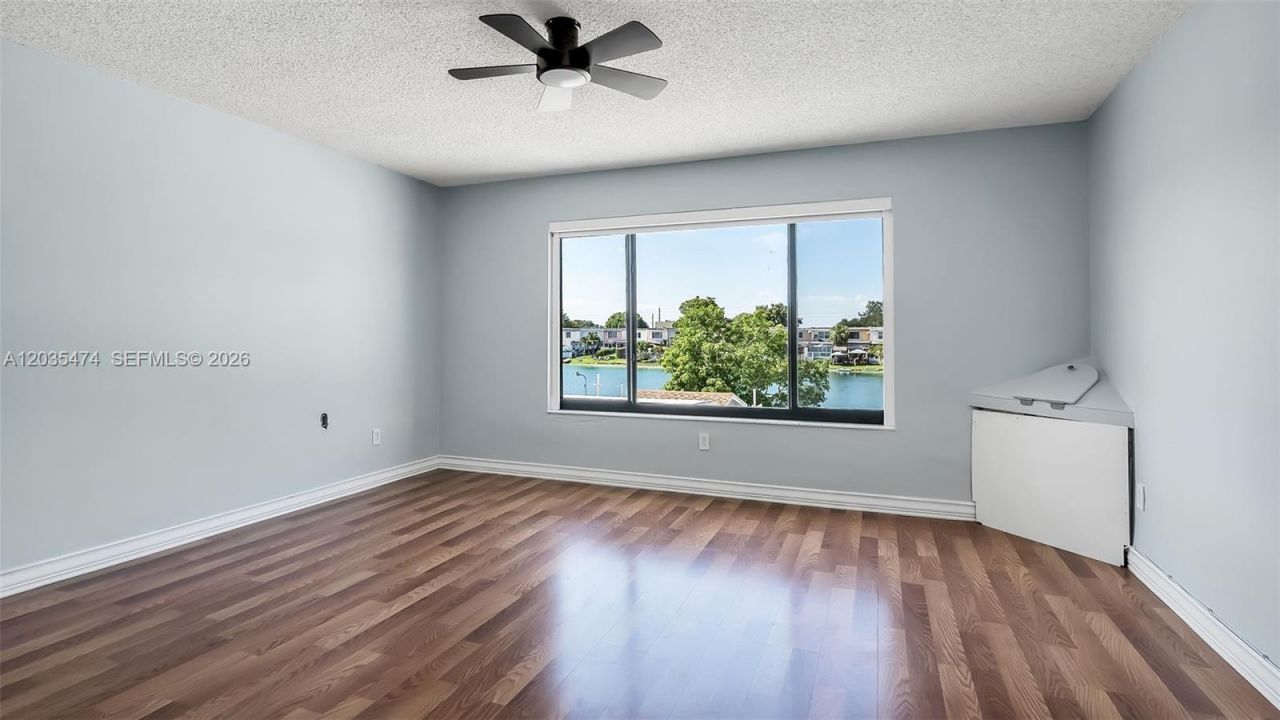 1647 W 72nd St, Hialeah, FL 33014 Photo