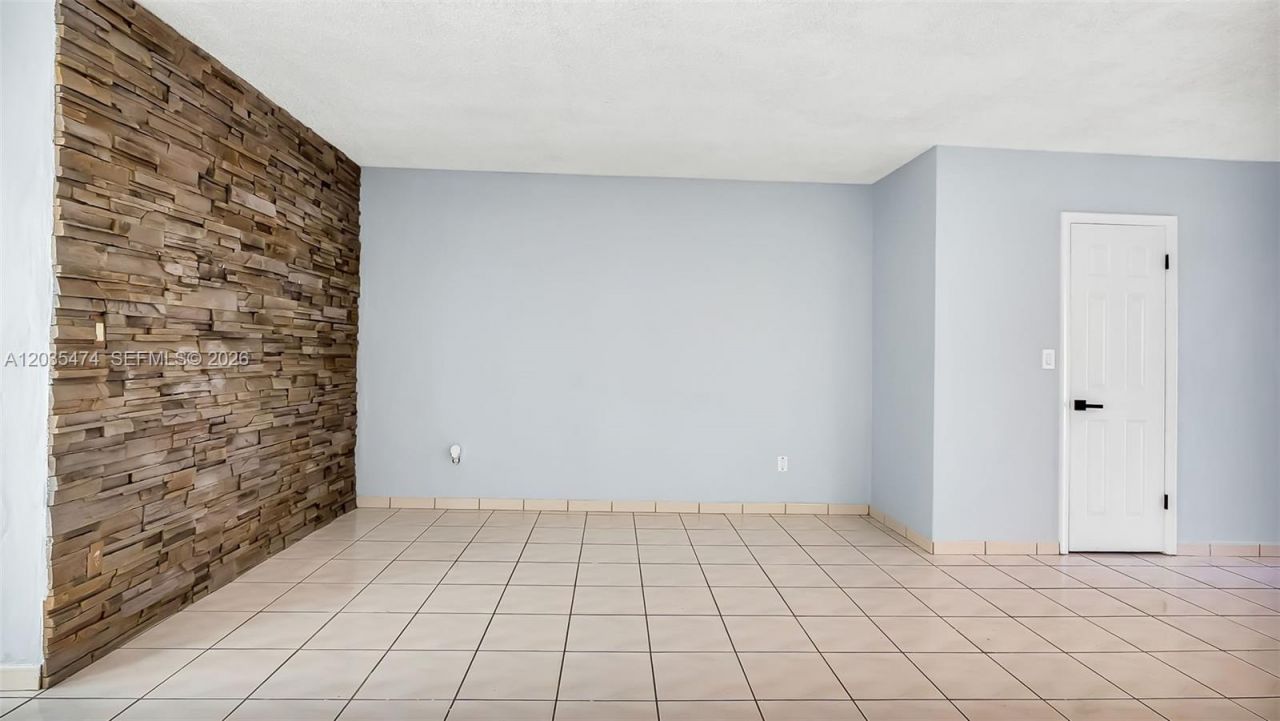 1647 W 72nd St, Hialeah, FL 33014 Photo
