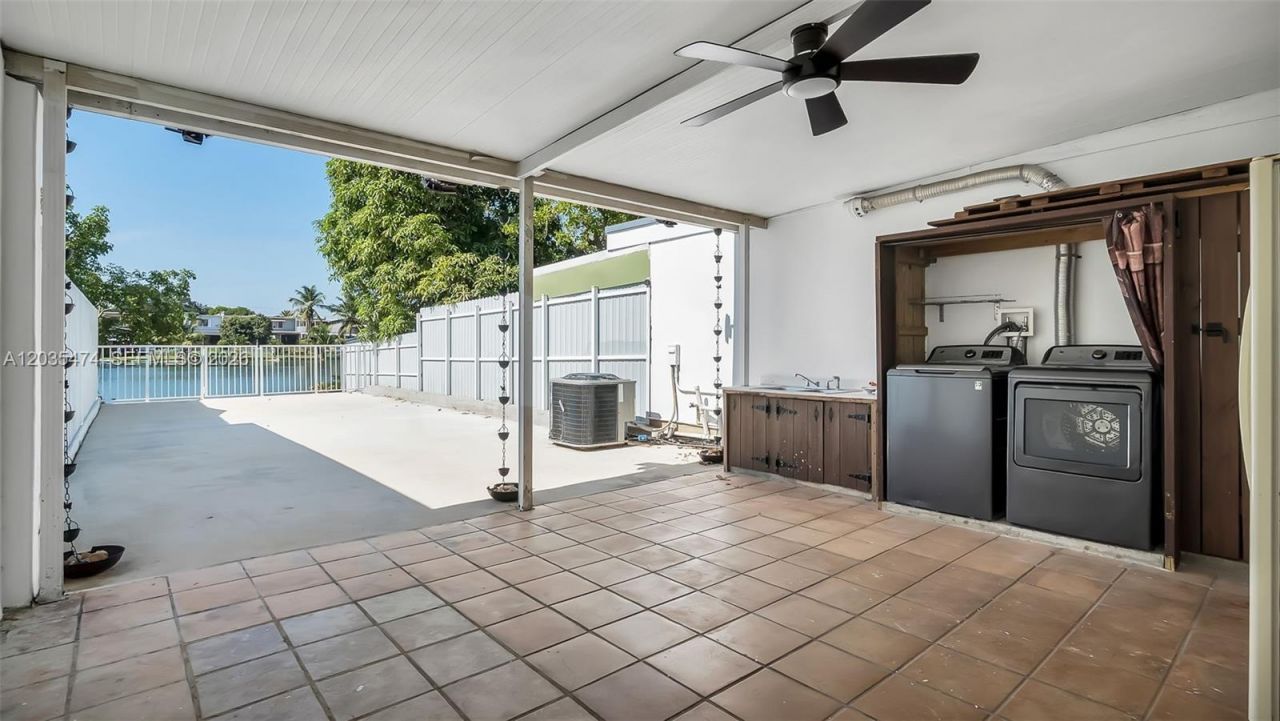 1647 W 72nd St, Hialeah, FL 33014 Photo