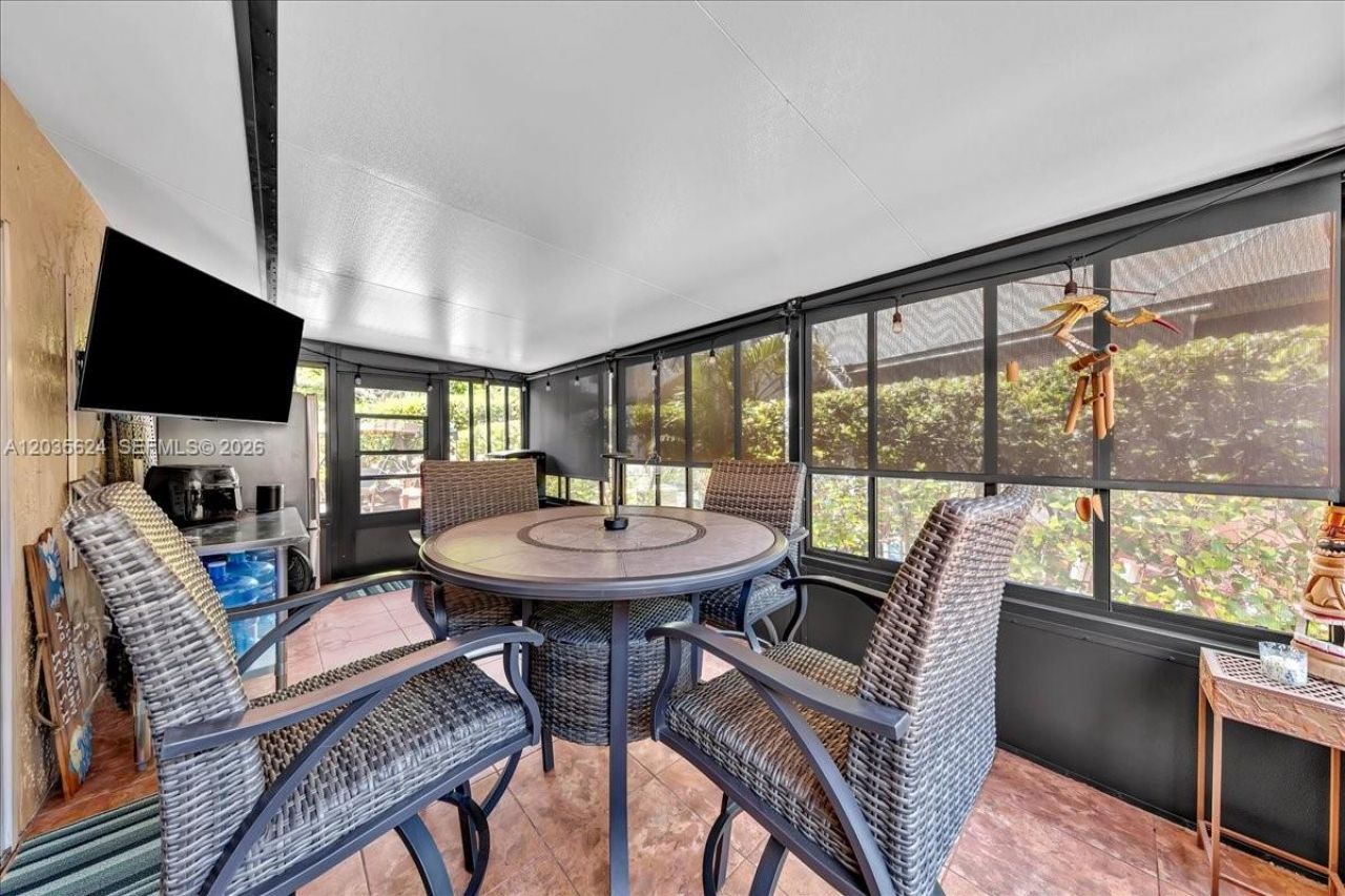 2155 Nova Village Dr, Davie, FL 33317 Photo
