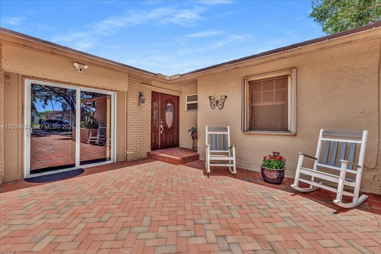 2155 Nova Village Dr, Davie, FL 33317 Photo