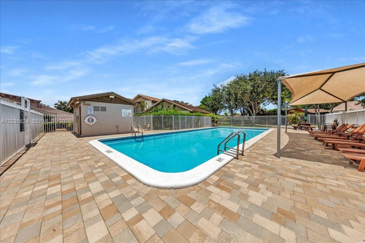 2155 Nova Village Dr, Davie, FL 33317 Photo
