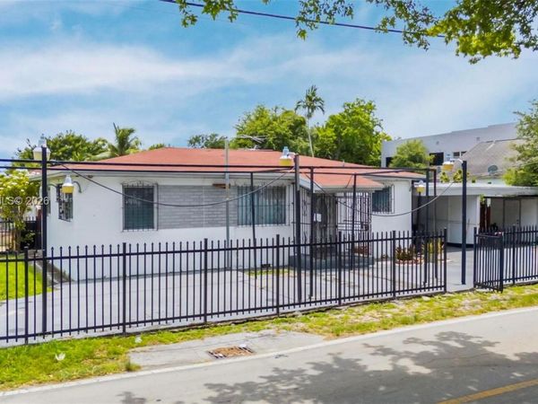 2300 NW 9th St, Miami, FL 33125