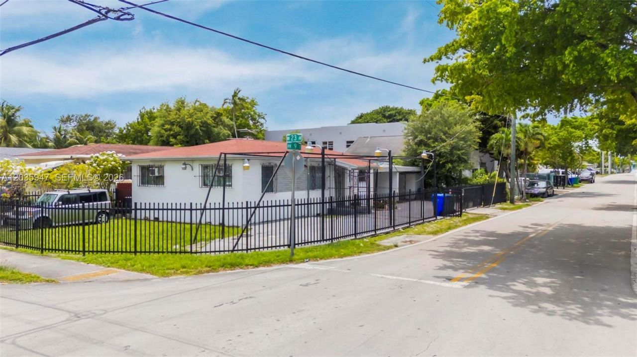 2300 NW 9th St, Miami, FL 33125 Photo