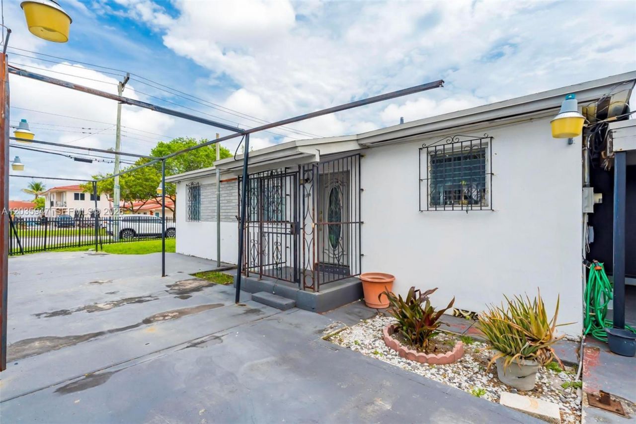 2300 NW 9th St, Miami, FL 33125 Photo