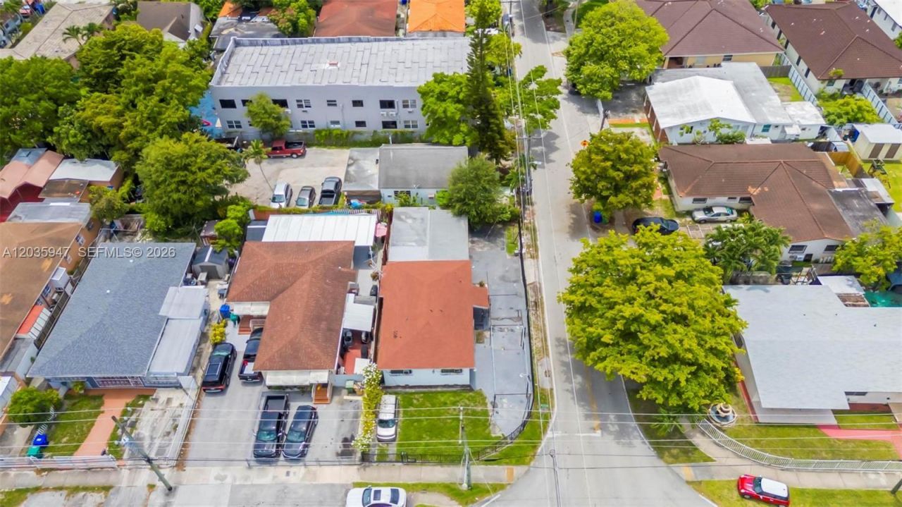 2300 NW 9th St, Miami, FL 33125 Photo