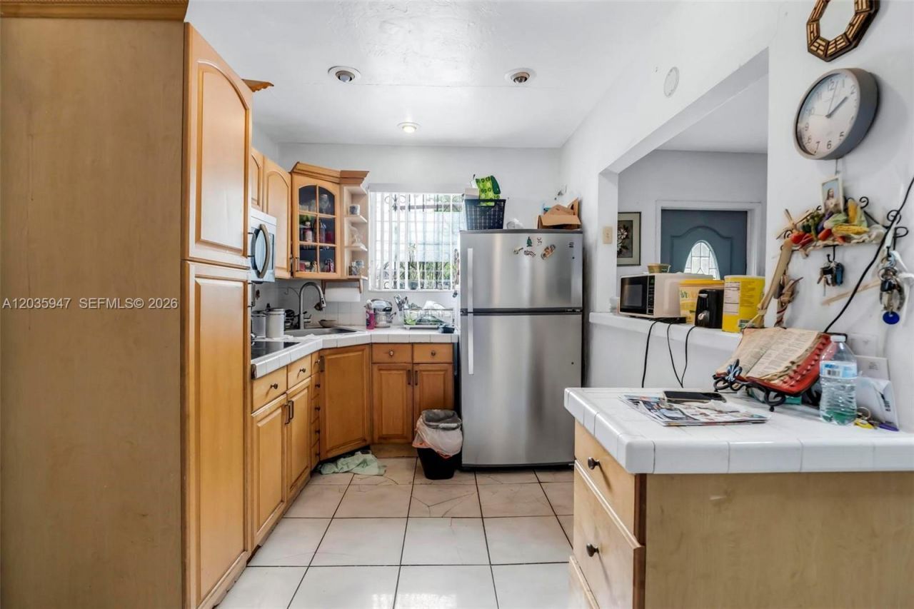 2300 NW 9th St, Miami, FL 33125 Photo