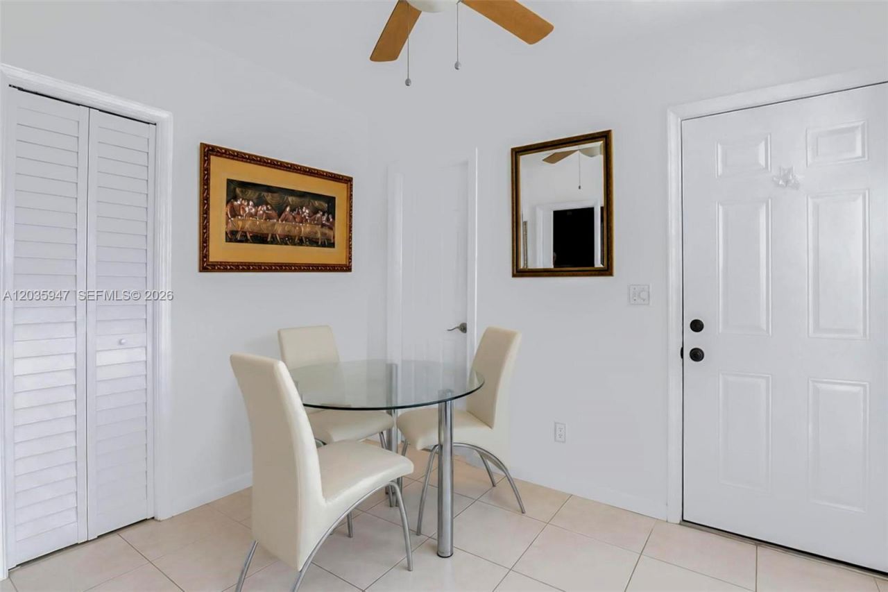 2300 NW 9th St, Miami, FL 33125 Photo