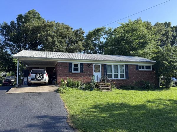 109 Dogwood Hills Dr , Paris, TN 38242