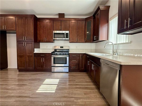 6624 Balboa Boulevard, Unit 4, Lake Balboa, CA 91406
