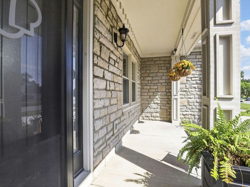 5887 Highland Hills Drive, Westerville, OH 43082 Photo 13