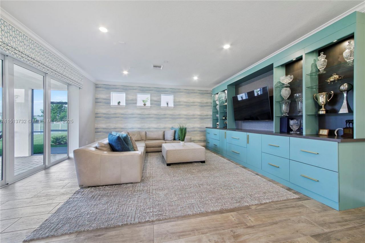 4534 Greenway Dr , Hollywood, FL 33021 Photo