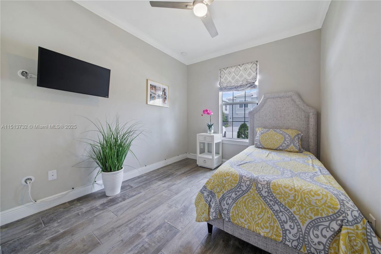 4534 Greenway Dr , Hollywood, FL 33021 Photo