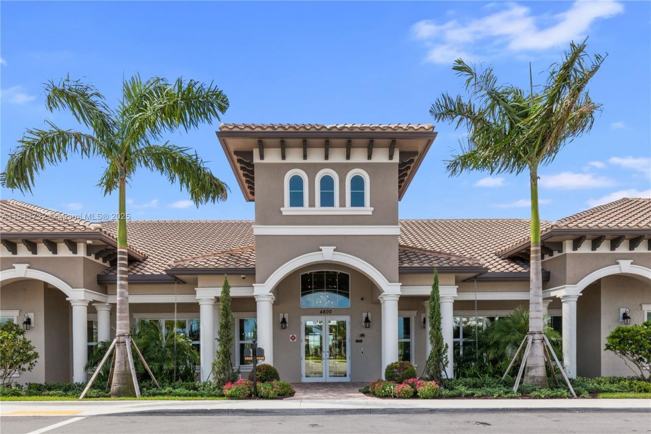 4534 Greenway Dr , Hollywood, FL 33021 Photo