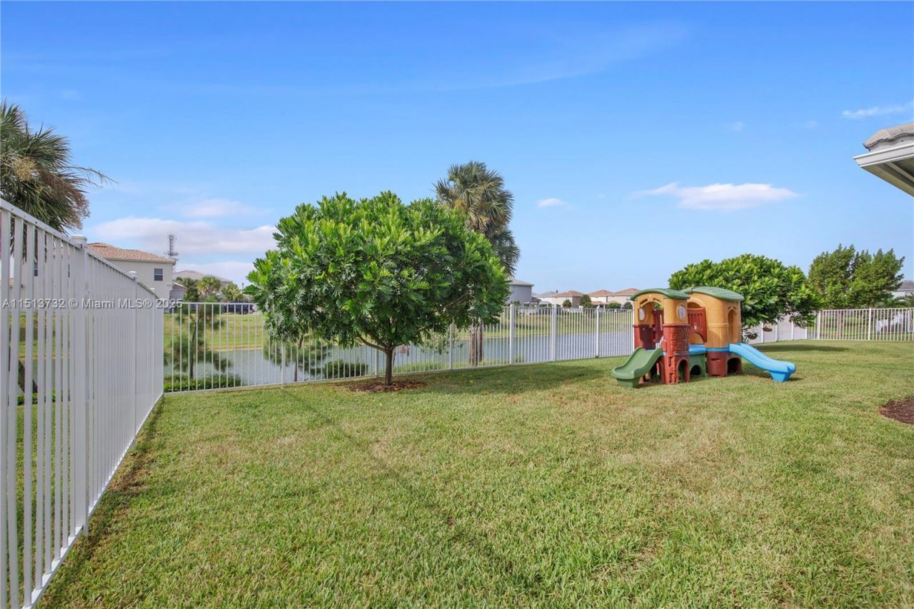4534 Greenway Dr , Hollywood, FL 33021 Photo